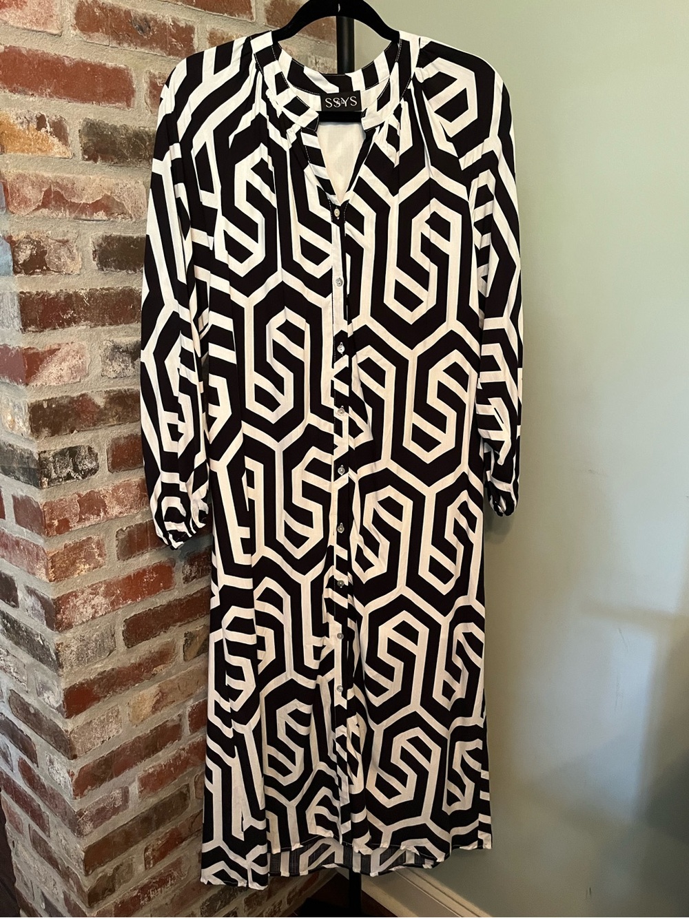 SSYS black and white geometric print button-front shirt midi dress | size small